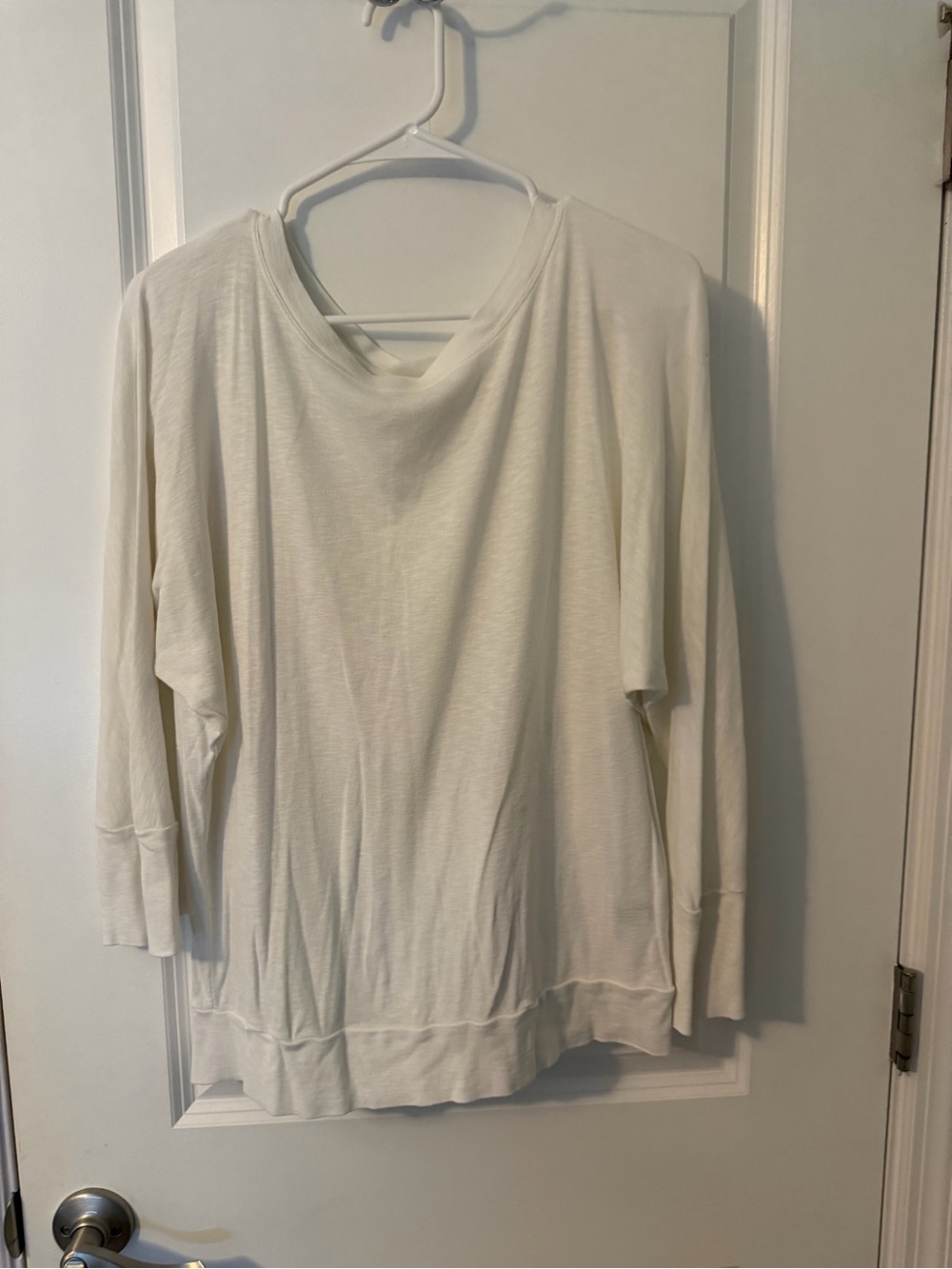 mercer & madison white Long-Sleeve Crew Neck Top, Sz L